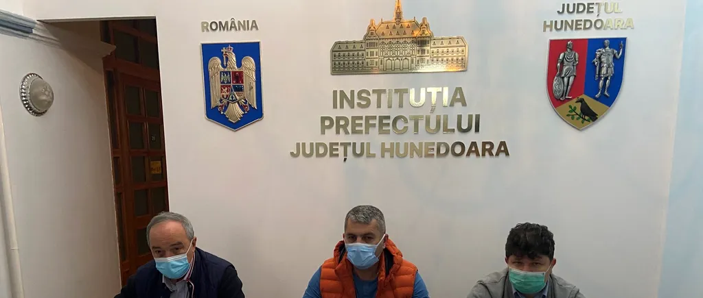 Autorităţile din Hunedoara vor să declare stare de alertă în județ, după ce firma de salubrizare vrea să sisteze serviciul în 61 de localităţi