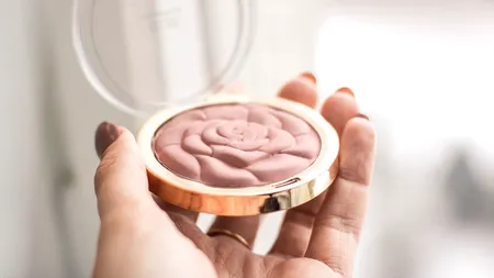 (P) Tendințe la produse de make-up și de înfrumusețare din anul 2023