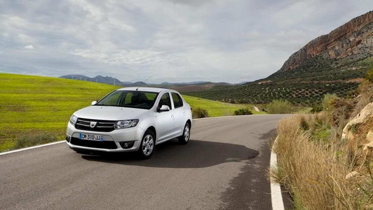 AUTO. Cum ar putea arăta noul Logan! Camuflajul nu a reușit să acopere toate detaliile / FOTO