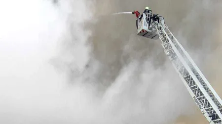 Incendiu la fabrica de mezeluri Angst din Buftea. Localnicii, AVERTIZAȚI PRIN RO-ALERT să închidă geamurile