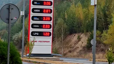 Surpriză! Cât costă 1 litru de MOTORINĂ în Bulgaria. Imagini realizate de un turist român, într-o benzinărie din Makaza