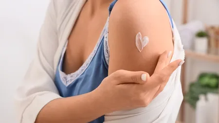 (P) Ceramide și uree: combinația care ajută la menținerea hidratării pielii pe termen lung