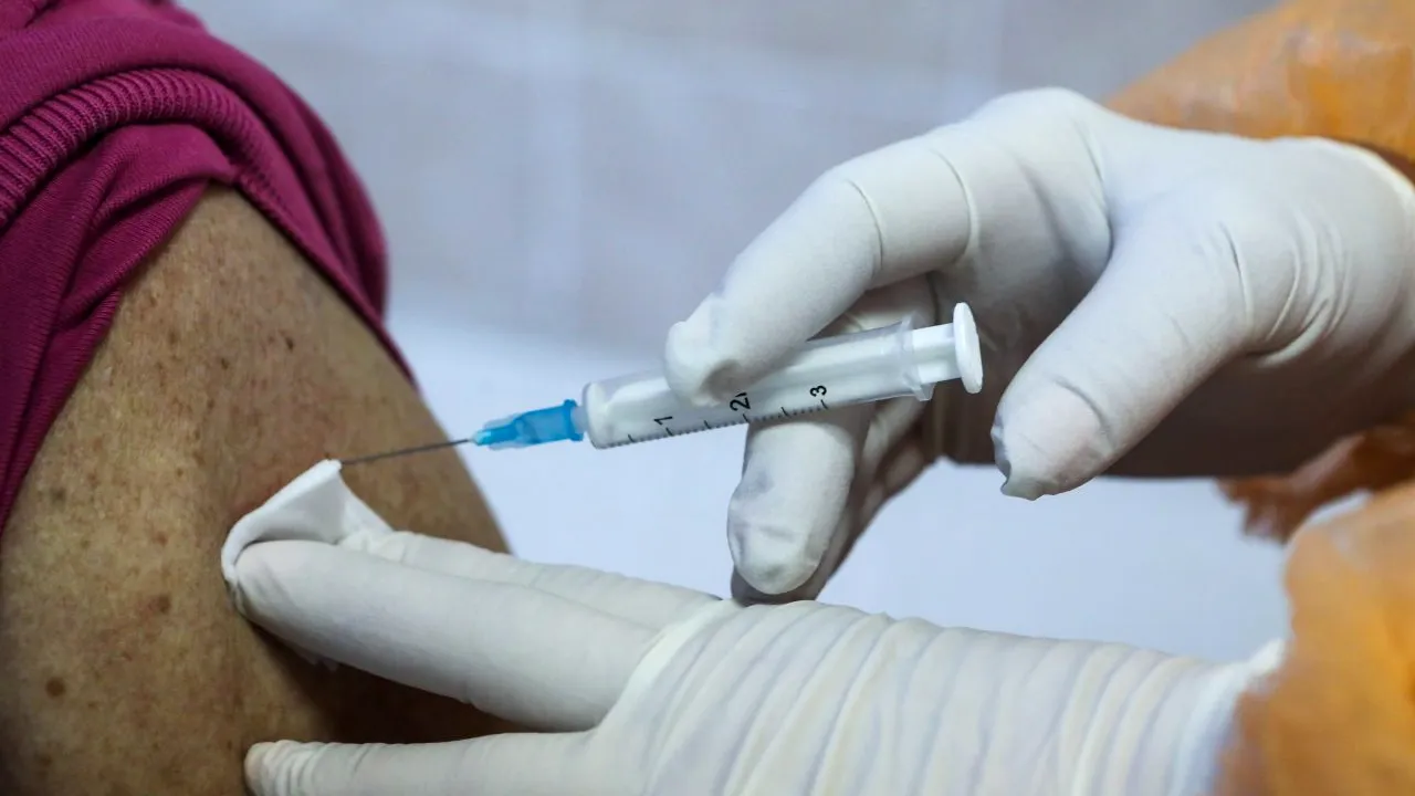 România, pe locul 4 în UE în ceea ce privește numărul de persoane vaccinate cu ambele doze