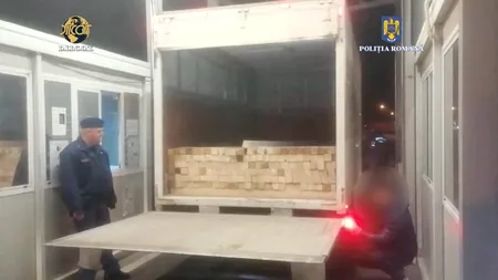 VIDEO | Traficanți de migranți, arestați preventiv pentru 30 de zile. Transportau în camioane cetățeni sirieni, ascunși în spații improvizate