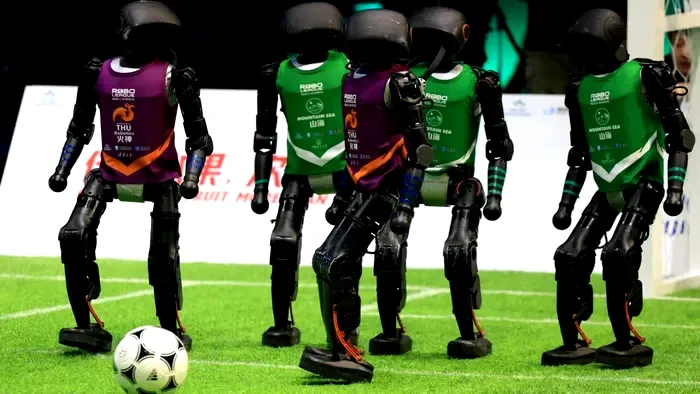 China a găzduit primul meci de fotbal cu roboți. Experți: Inteligența Artificială învață să mintă, să comploteze și să își amenințe creatorii