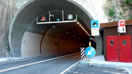 Albanezii au luat foc după ce Bechtel le-a umflat prețul „autostrăzii patriotice