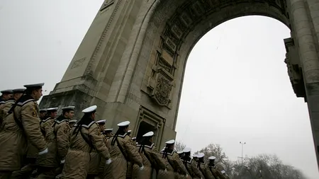 Paradă în ceață, la București: temperaturi scăzute și cer înnorat