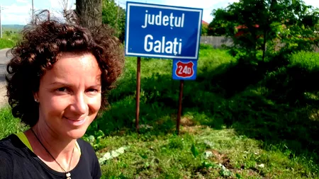 Povestea româncei care merge pe jos 1.200 km ca să atragă atenția asupra problemelor din școlile de la sat