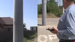 Satul din România în care un stâlp de electricitate a fost amplasat în mijlocul șoselei. Imagini greu de explicat