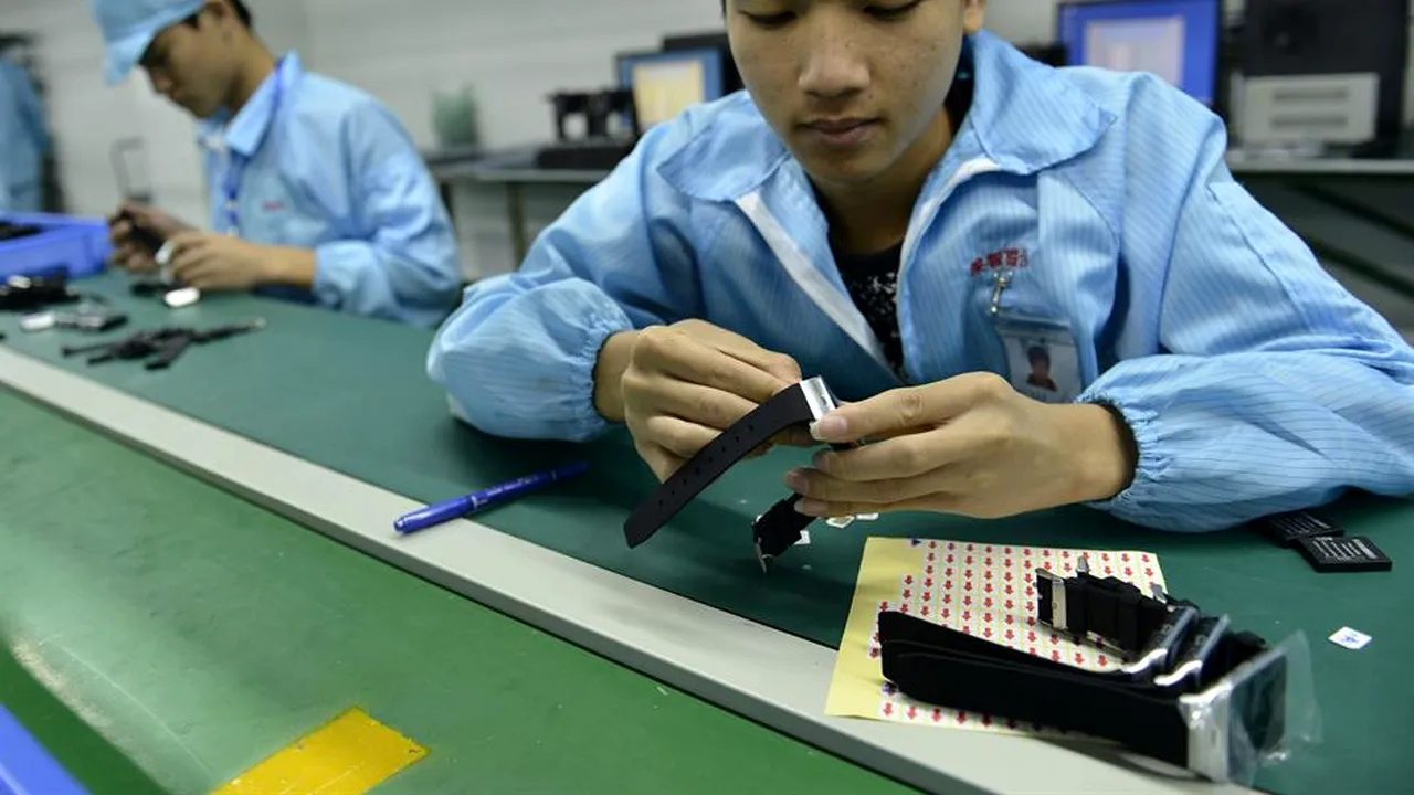 Războiul comercial dintre China și SUA determină ca Foxconn şi alte firme asiatice să-și mute linia de producție în Mexic: „Fabrica mondială nu mai există”
