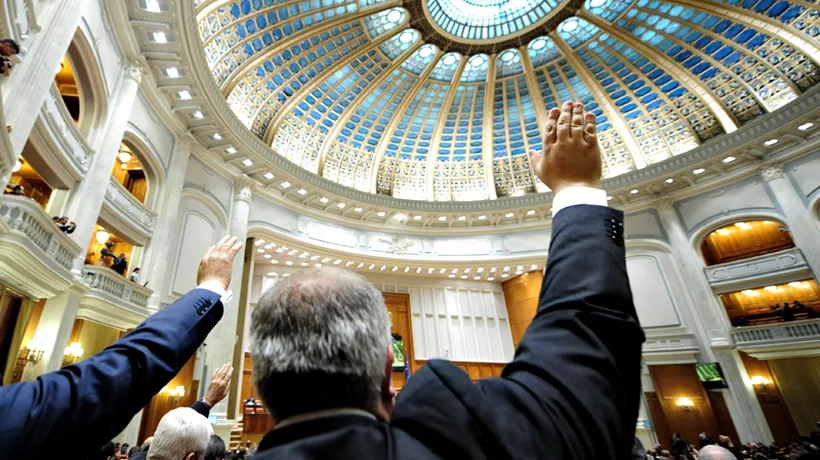 CCR decide joi pe sesizarea lui Iohannis a Legii privind statutul funcționarului public parlamentar