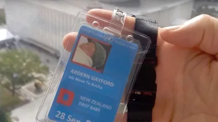 Primul lider mondial care ALĂPTEAZĂ la Adunarea Generală ONU. Cum au reacționat participanții la Summitul de Pace când premierul Noii Zeelande și-a adus bebelușul în sală