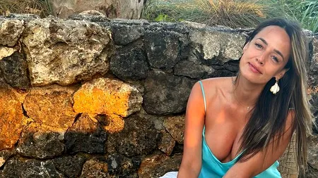 FOTO / Andreea Raicu, la plajă. Arată DE EXCEPȚIE la 46 de ani