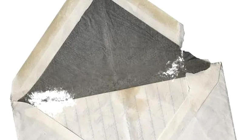 Un bărbat din Botoșani a primit în poștă un plic cu o substanță albă și hârtii pe care scrie „Antrax