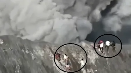 Zeci de turiști au fost surprinși de erupția unui VULCAN din Indonezia, chiar în timp ce se aflau pe vârful craterului