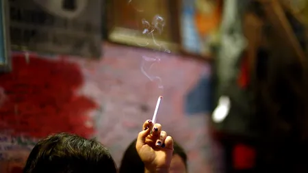 Cum a încercat patronul unui club din Centrul Vechi să ocolească legea antifumat