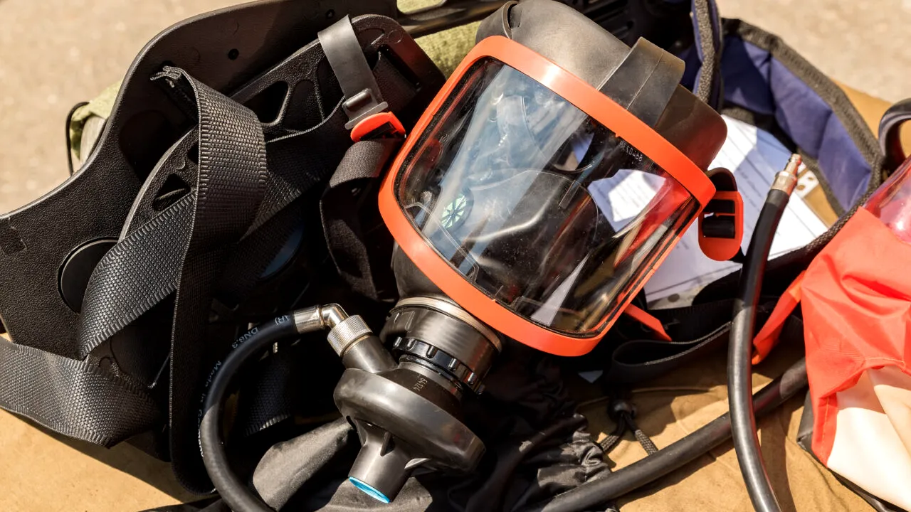 Camera Deputaților cumpără 600 de măști contra gazelor, cu un sfert de milion de lei. Explicațiile oficiale