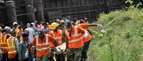 Douăzeci de morți în India după ce un tren a spulberat o ricșă cu motor, 
