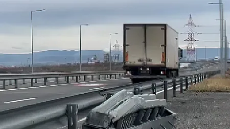 VIDEO | Manevra uluitoare făcută de un șofer pe Autostrada Turda - Sebeș. Nici polițiștilor nu le-a venit să creadă. „Imediat i-a fost suspendat permisul”