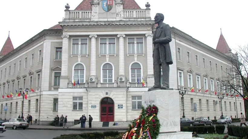 Prefectul de Alba: Vreau ca drapelul românesc să fie arborat pe toate instituțiile publice din județ