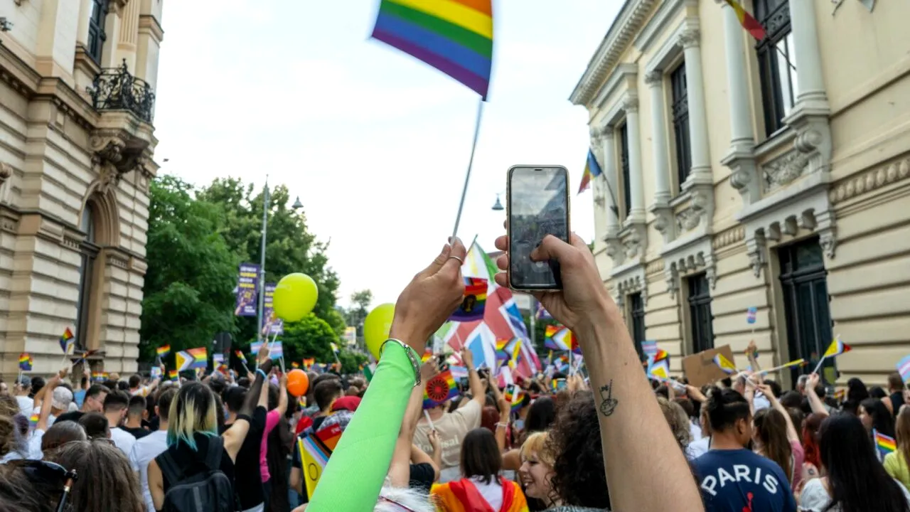 Reacția ACCEPT la proiectul MAI privind regimul soților de același sex. „Ritmul în care acest proces se derulează nu răspunde nevoilor comunității”