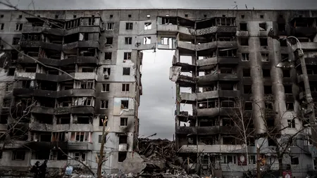Catastrofa se adâncește la Mariupol. Copiii au fost nevoiți să bea apă de ploaie din bălți, de sete