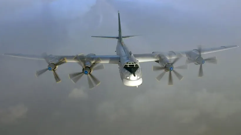 Un bombardier strategic rusesc a luat foc la decolare