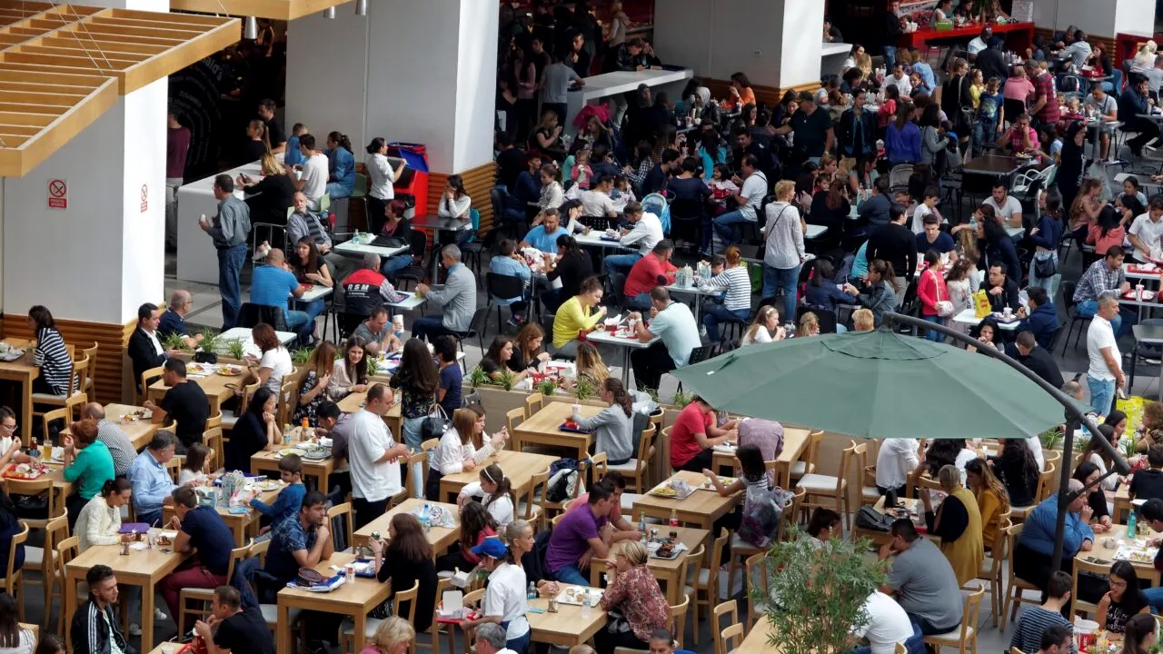 Singurul MALL din București care rămâne deschis de Paște. Va funcționa și pe 5 mai