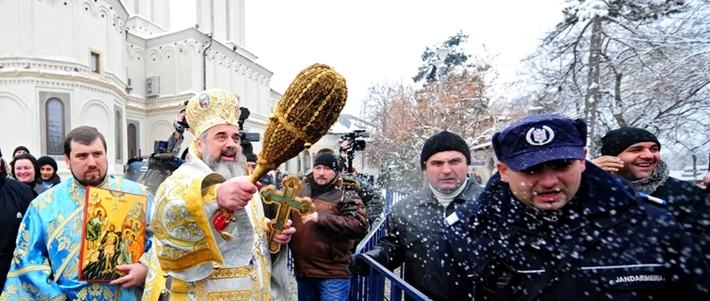 Apa sfințită de Bobotează va fi împărțită la Catedrala Patriarhală cu ajutorul jandarmilor