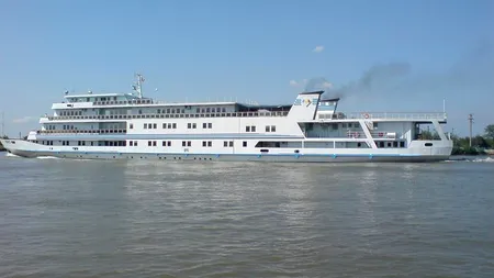 Vaporul de lux construit special pentru Nicolae CEAUȘESCU, ancorat în Portul Brăila. Cu cât se închiriază nava „Mureș”