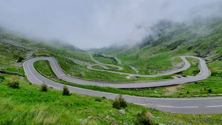 Transfăgărășan la 51 de ani. CNAIR vrea să modernizeze cel mai spectaculos drum din România, cu parcări sau zone de tip „viewpoint”