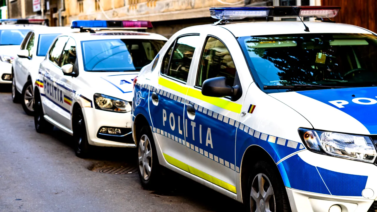 Bărbat, reținut de Poliția Capitalei, după ce ar fi agresat sexual o tânără într-un troleibuz. Presupusul agresor nu ar fi cetățean român