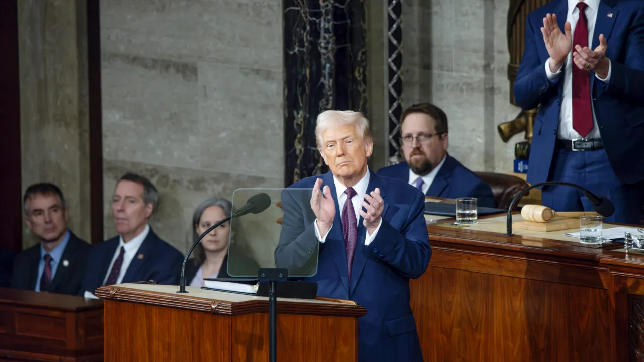 Financial Times: Statele Unite au suspendat schimburile de informații secrete cu Ucraina