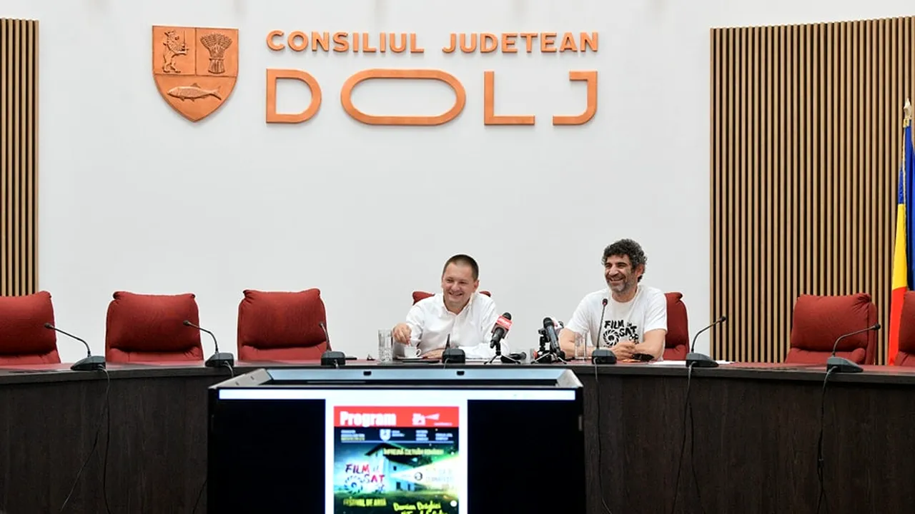 Festivalul de Artă „Film în Sat” - Cernătești, Dolj, ediția a II-a | Actorul Toma Cuzin a prezentat artiștii și noutățile proiectului cultural