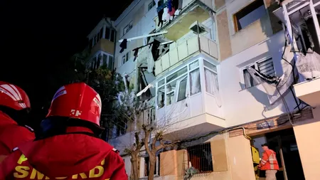 FOTO-VIDEO - Trei persoane au fost rănite, după ce o explozie puternică a zguduit un bloc din Suceava / Mai multe apartamente au rămas fără geamuri, iar câteva mașini parcate în apropiere au fost avariate