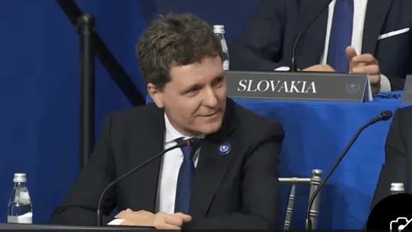 Cum a sunat „oferta de pace” a lui Nicușor Dan, exprimată în 2 minute și 9 secunde la Consiliul lui Trump. Președintele vrea să reconstruiască sistemul de ambulanțe, pompieri, justiție, poliție și administrație din Fâșia Gaza. Vezi tot discursul lui Nicușor Dan