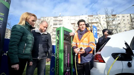 Primele stații de ÎNCĂRCARE a mașinilor ELECTRICE au fost inaugurate de Primăria Capitalei. CÂT COSTĂ încărcarea
