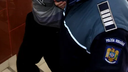 Polițiști din Lupeni, cercetați după ce un tânăr care s-a spânzurat în sediul Poliției a murit