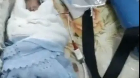 Imagini care fac înconjurul lumii: Bebeluși mutați într-un adăpost antiaerian în Ucraina