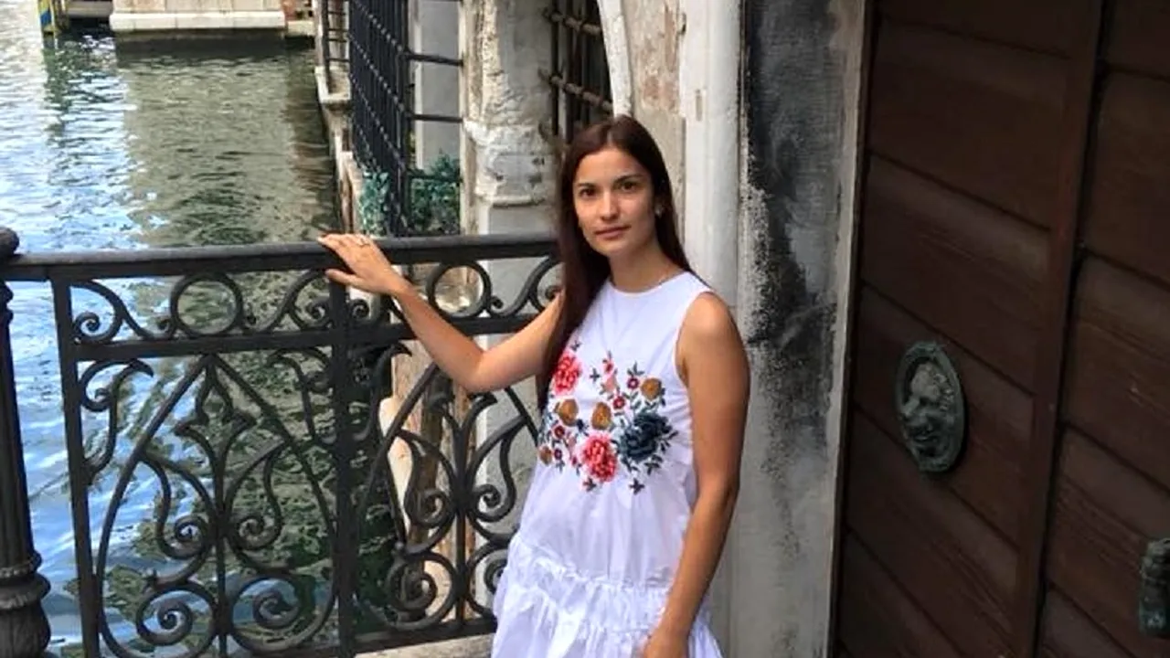 INTERVIU EXCLUSIV. Cum promovează bloggerii de carte poezia autorilor români: ”Cititorii, editurile, chiar și librăriile se feresc de poezie de parcă ar fi contagioasă...”