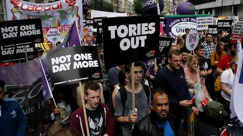 Proteste de amploare în Londra: mii de manifestanți cer demisia Guvernului Theresa May. VIDEO