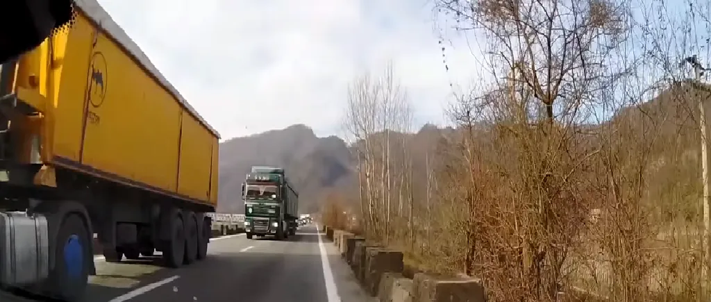 La un pas de tragedie, după ce un șofer de TIR a făcut o depășire periculoasă pe Valea Oltului | VIDEO