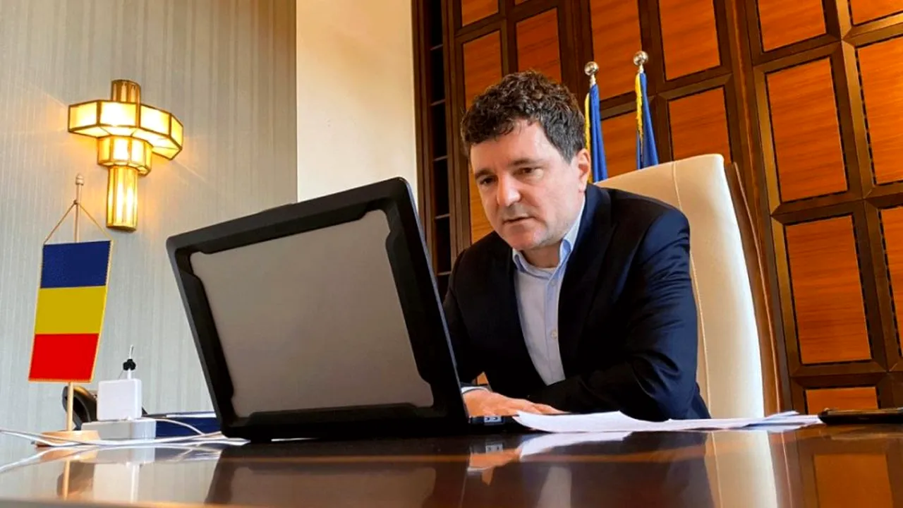 SURSE: Nicușor Dan a luat foc în ședința pentru buget de la Primărie și l-a dat afară din sală pe directorul de la Parcuri, care a cerut 5.000 de lei pentru o bancă! „Vă bateți joc de noi!”