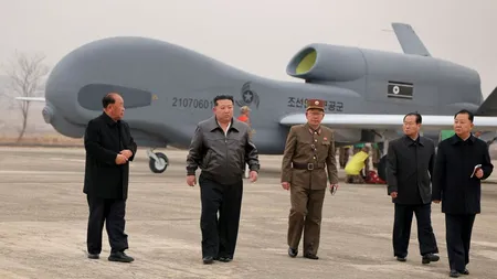 Kim Jong-Un promovează drone sinucigașe cu inteligență artificială/ Liderul nord-coreean dorește „modernizarea echipamentelor MILITARE”