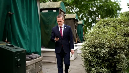 Mike Waltz, consilierul lui Trump pentru Securitate Națională, și adjunctul său intenționează să DEMISIONEZE