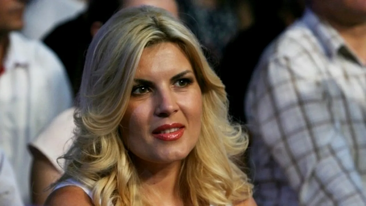 ALEGERI PARLAMENTARE 2012. Elena Udrea, ședință foto de final de campanie