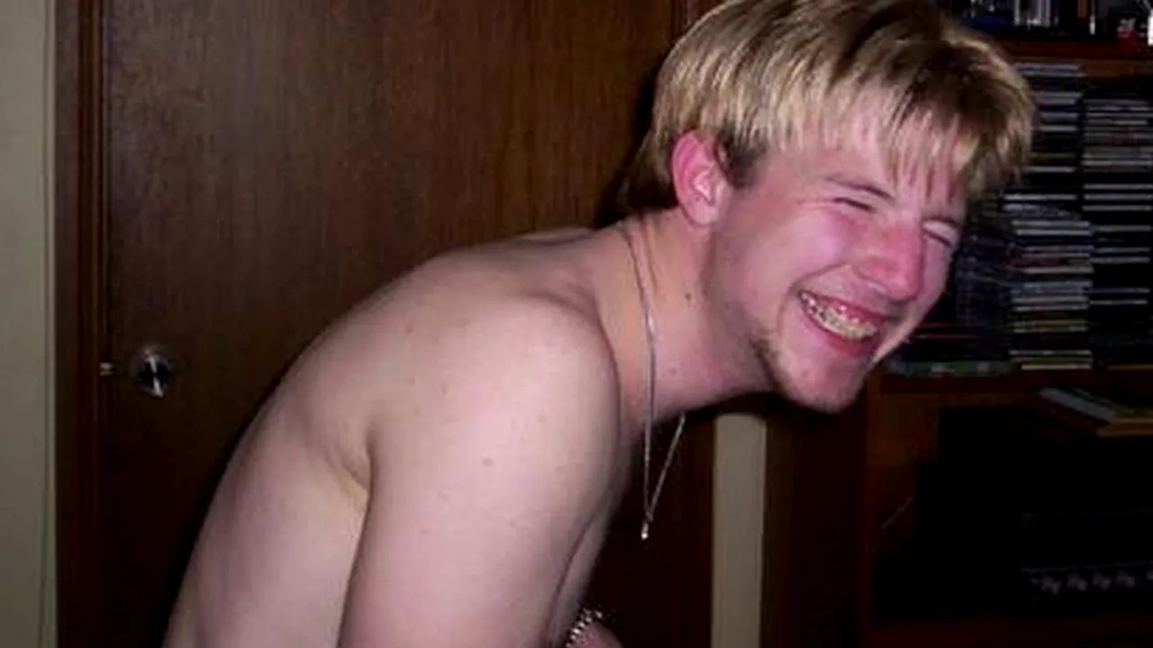 Ce a pățit un tânăr care consuma 8 LITRI DE COLA pe zi