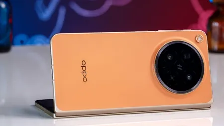 Primul telefon care se pliază, iar zona unde ecranul se îndoaie este invizibilă