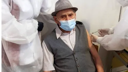 Un bătrân din Gherla s-a vaccinat la 105 ani împotriva COVID-19: „Ce să simt? O înțepătură!”
