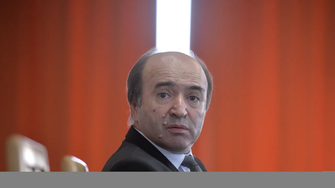 Tudorel Toader pleacă în concediu de odihnă